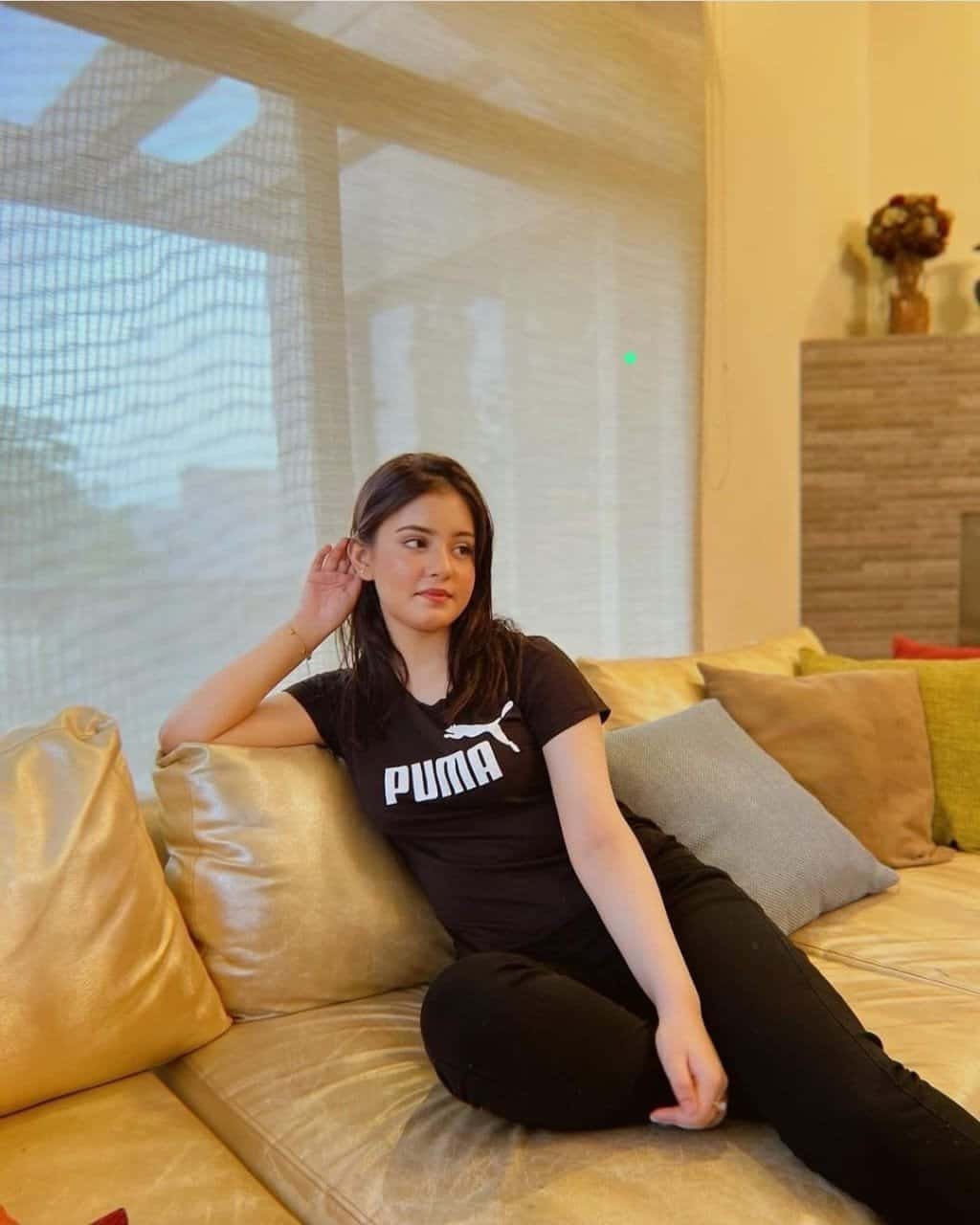 03000298447 night booking home delivery available video call available full coprative staff all hotels delivery and home delivery available video call