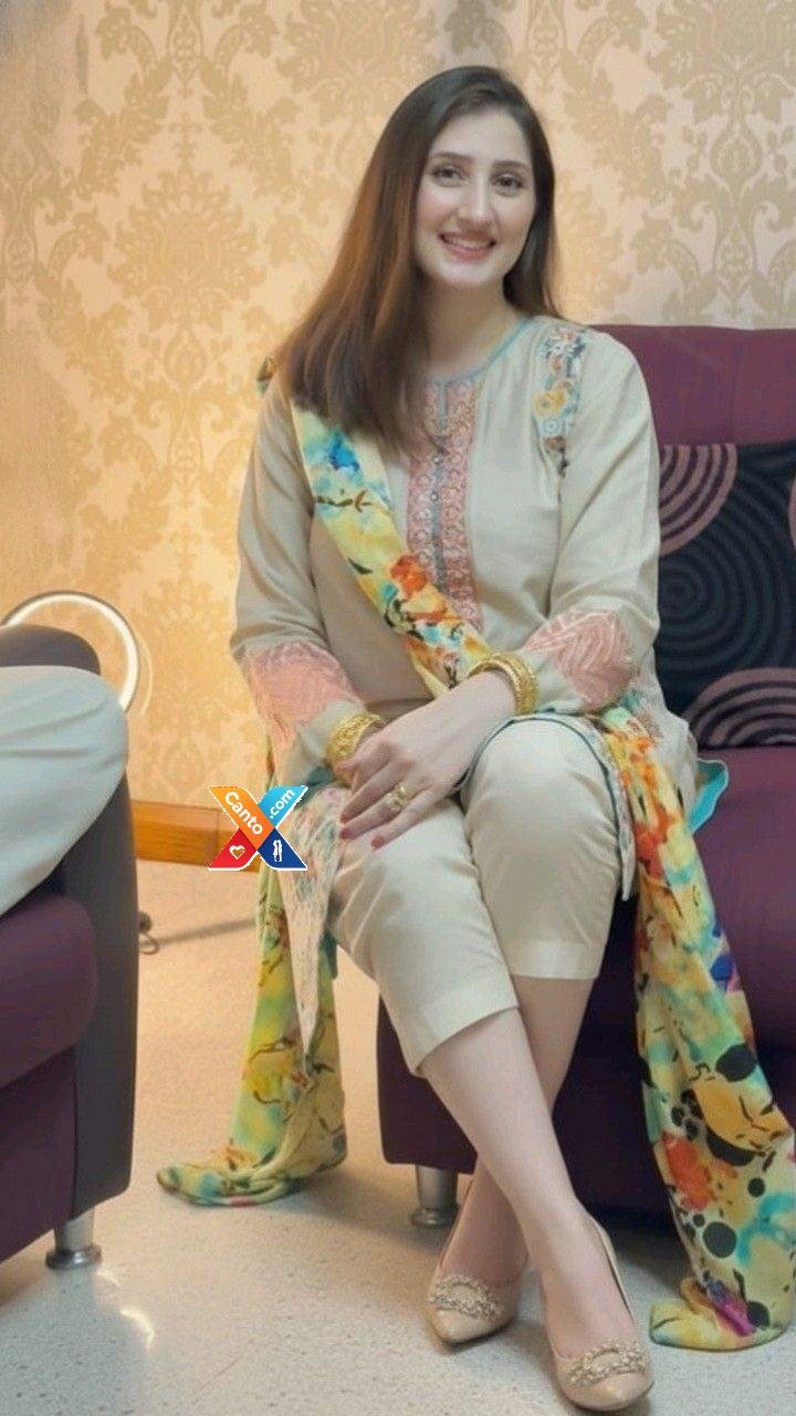 Call girls for shot and night in bahria town phase 4 civic center 03495544604