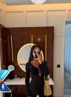 Premium Independent Companion Escort girls Delhi Call Girls in Kirti Nagar