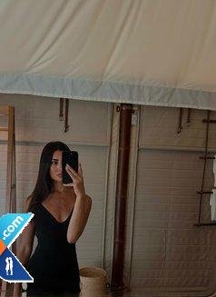 Premium Independent Companion Escort girls Delhi Call Girls in Kirti Nagar
